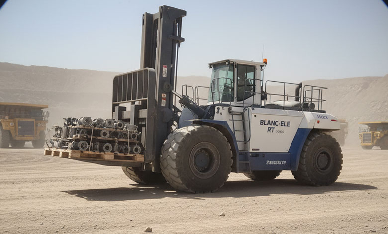 BLANC-ELE-Rough-Terrain-Forklifts-Essential-for-Mining-site