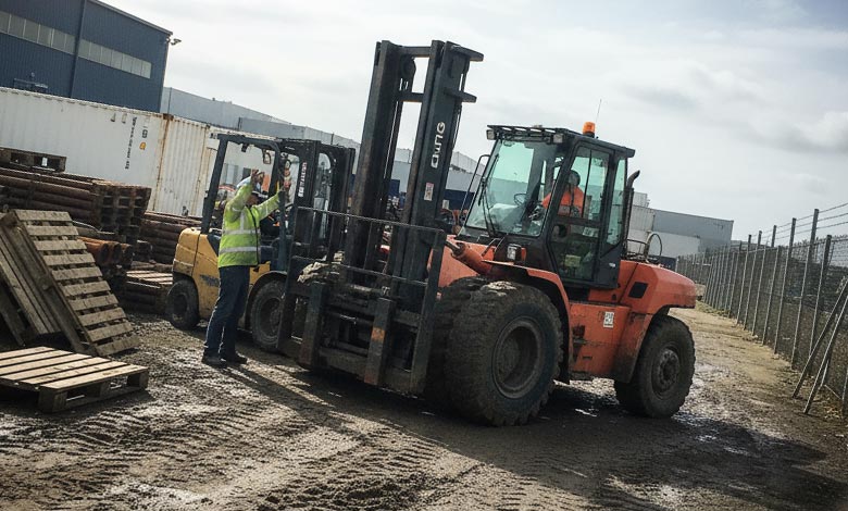 Rough-Terrain-Forklifts-Improve-Outdoor-Logistics-Efficiency