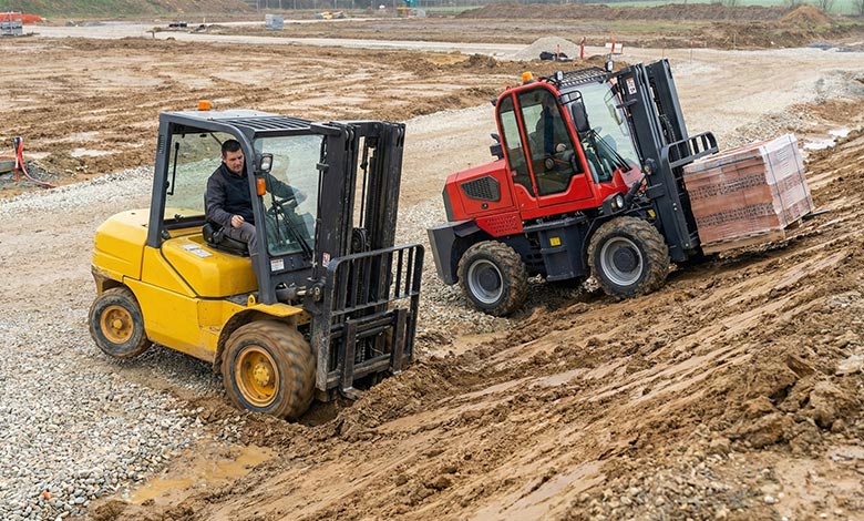 BLANC-ELE-RT35-4WD-Rough-Terrain-Forklifts