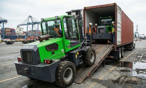 rough-terrain-forklift-export-shipping-container