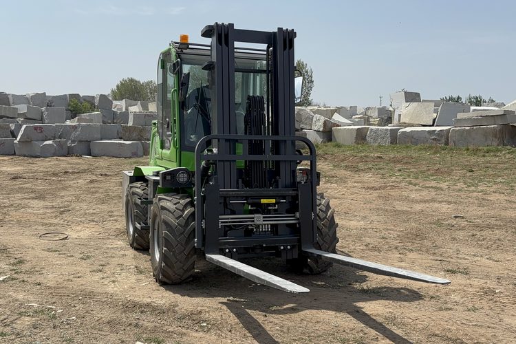 Construction site forklift route check rough terrain forklift