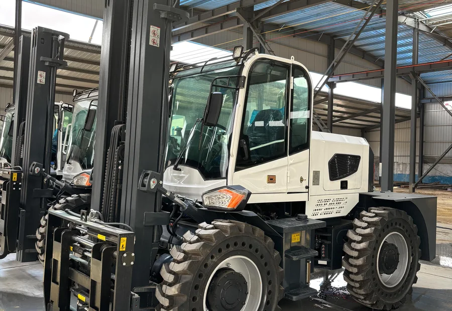 Rough terrain forklift long forks checklist for overseas buyers
