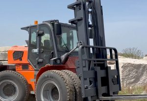 Rough terrain forklift for outdoor ramp slope planning