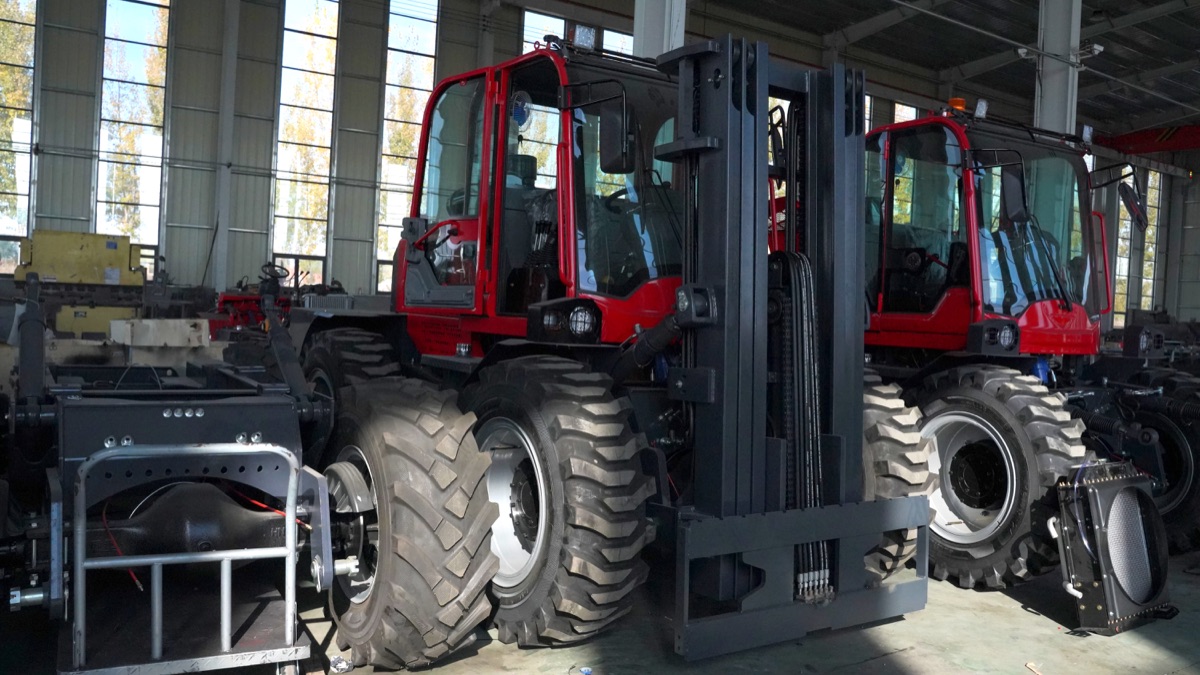 Rough terrain forklifts prepared for pre-shipment export checks