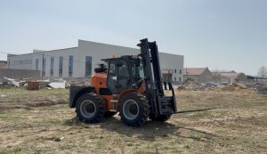 BLANC-ELE RT50 rough terrain forklift ready for a site-access width review